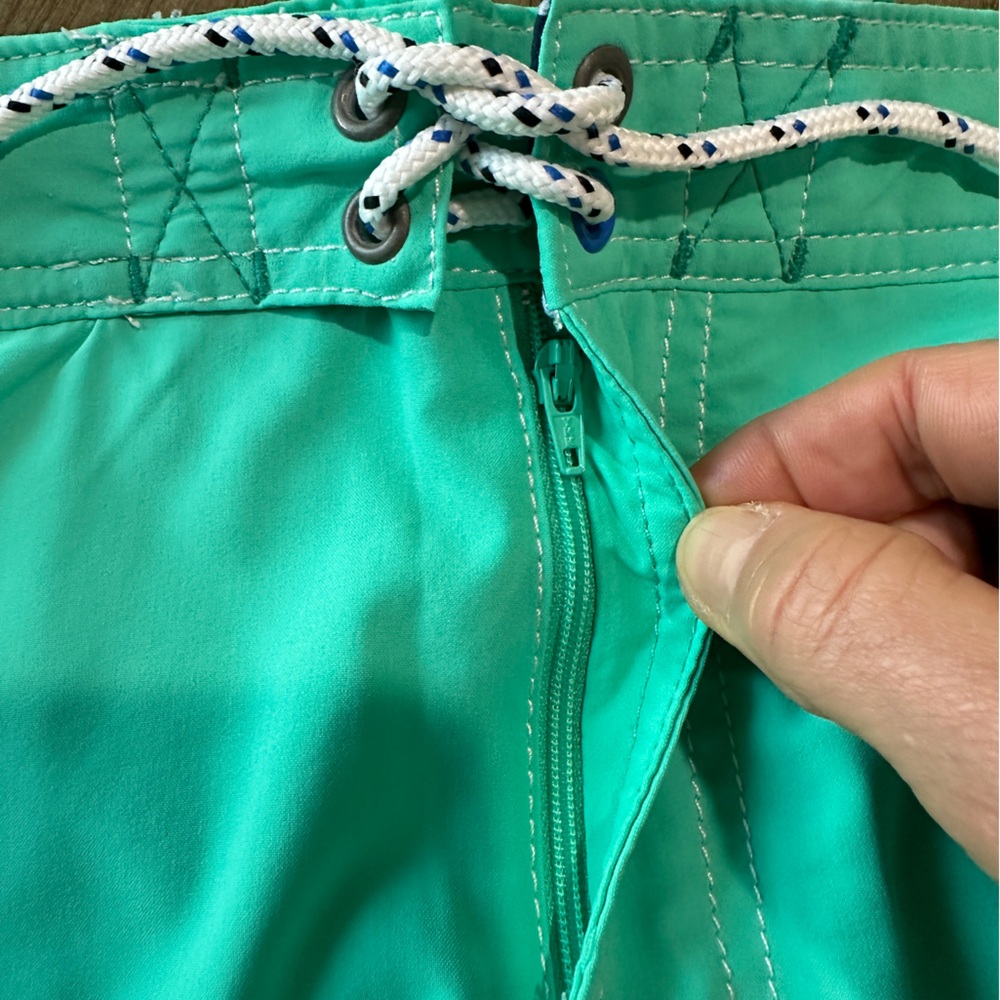 Tommy Bahama Men’s Board Shorts Swim Trunks Size Medium Light Green - Picture 4 of 9